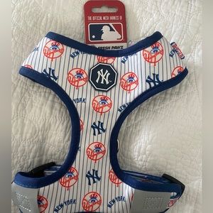 Fresh Pawz New York Yankees DogHarness size small